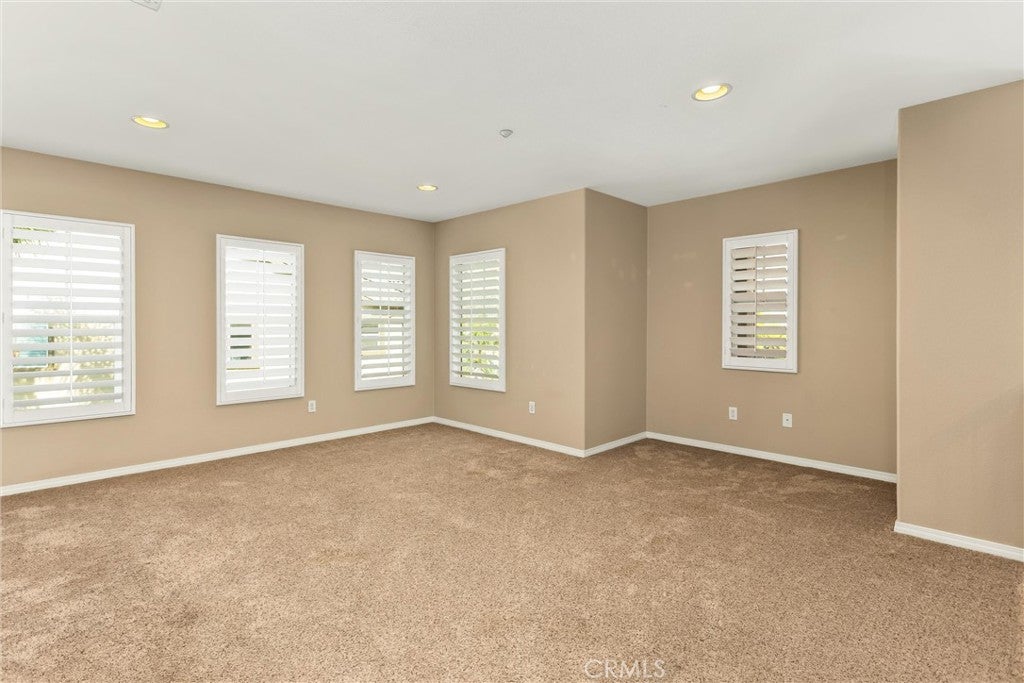 Highland, California, 92346, United States, 5 Bedrooms Bedrooms, ,5 BathroomsBathrooms,Residential,For Sale,1989215