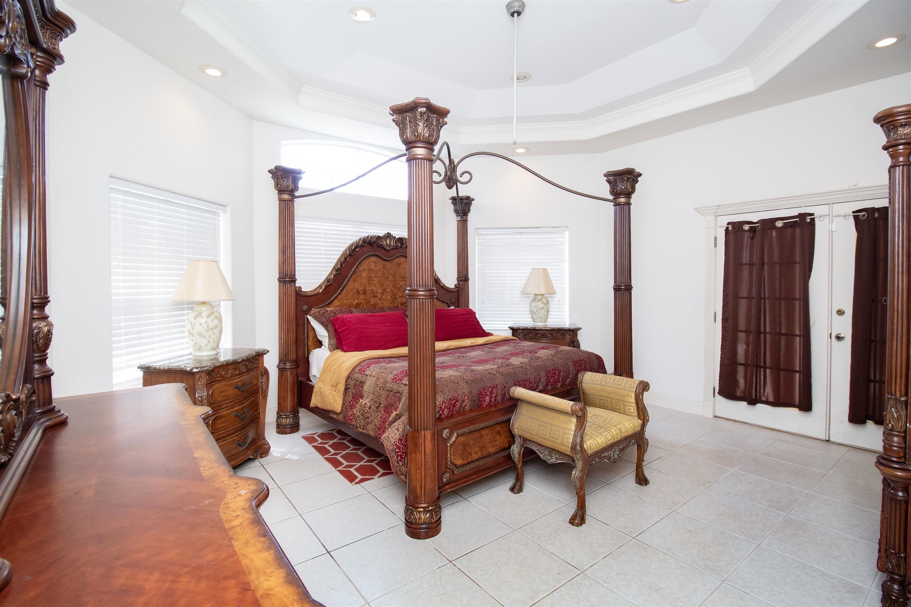 Laredo, Texas, 78041, United States, 4 Bedrooms Bedrooms, ,5 BathroomsBathrooms,Residential,For Sale,1787363