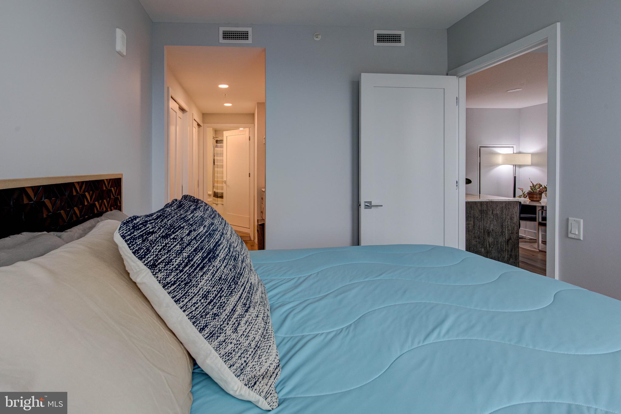 Washington, District of Columbia, 20003, United States, 2 Bedrooms Bedrooms, ,1 BathroomBathrooms,Residential,For Sale,1895194