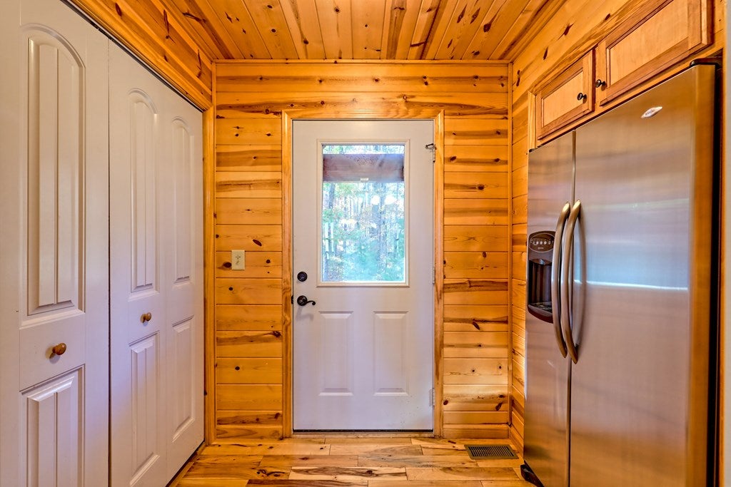 Young Harris, Georgia, 30582, United States, 4 Bedrooms Bedrooms, ,5 BathroomsBathrooms,Residential,For Sale,1987920