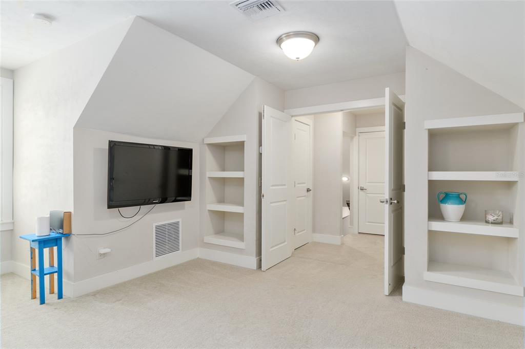 Gainesville, Florida, 32608, United States, 4 Bedrooms Bedrooms, ,4 BathroomsBathrooms,Residential,For Sale,1793758