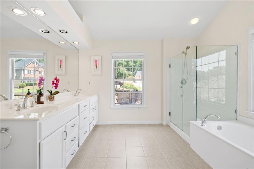 Roswell, Georgia, 30075, United States, 4 Bedrooms Bedrooms, ,3 BathroomsBathrooms,Residential,For Sale,1986078