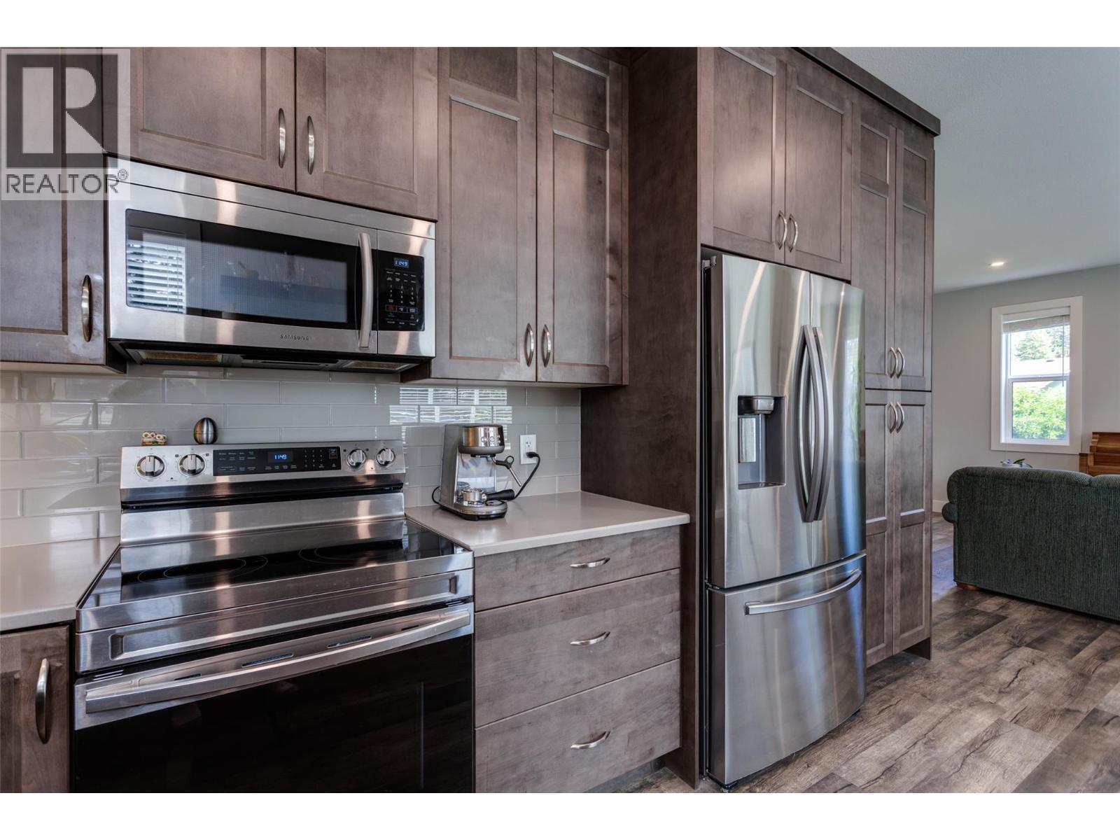 KELOWNA, British Columbia, V1V 1E2, CA, 4 Bedrooms Bedrooms, ,3 BathroomsBathrooms,Residential,For Sale,1961625