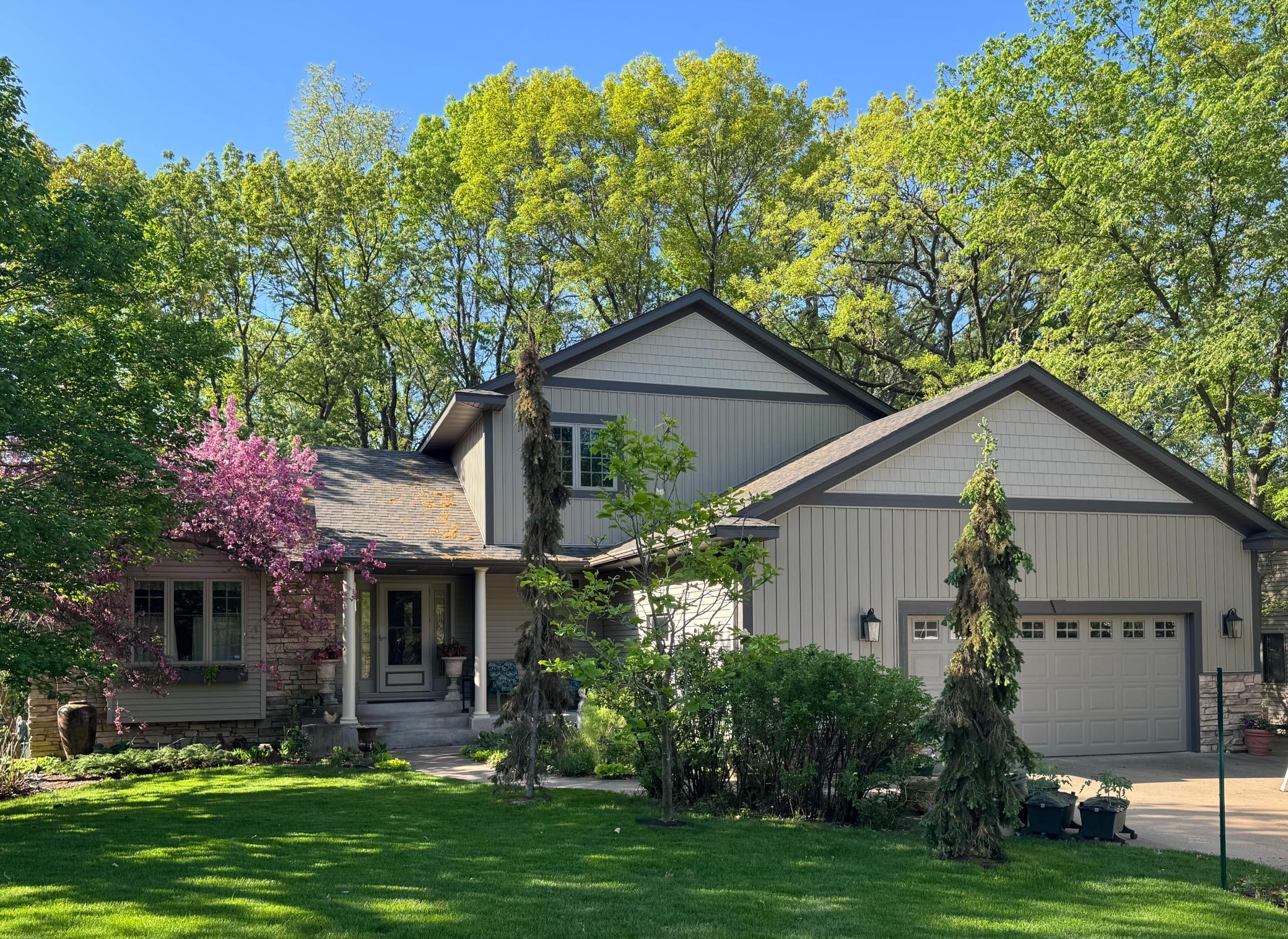 Hudson, Wisconsin, 54016, United States, 5 Bedrooms Bedrooms, ,3 BathroomsBathrooms,Residential,For Sale,1983849