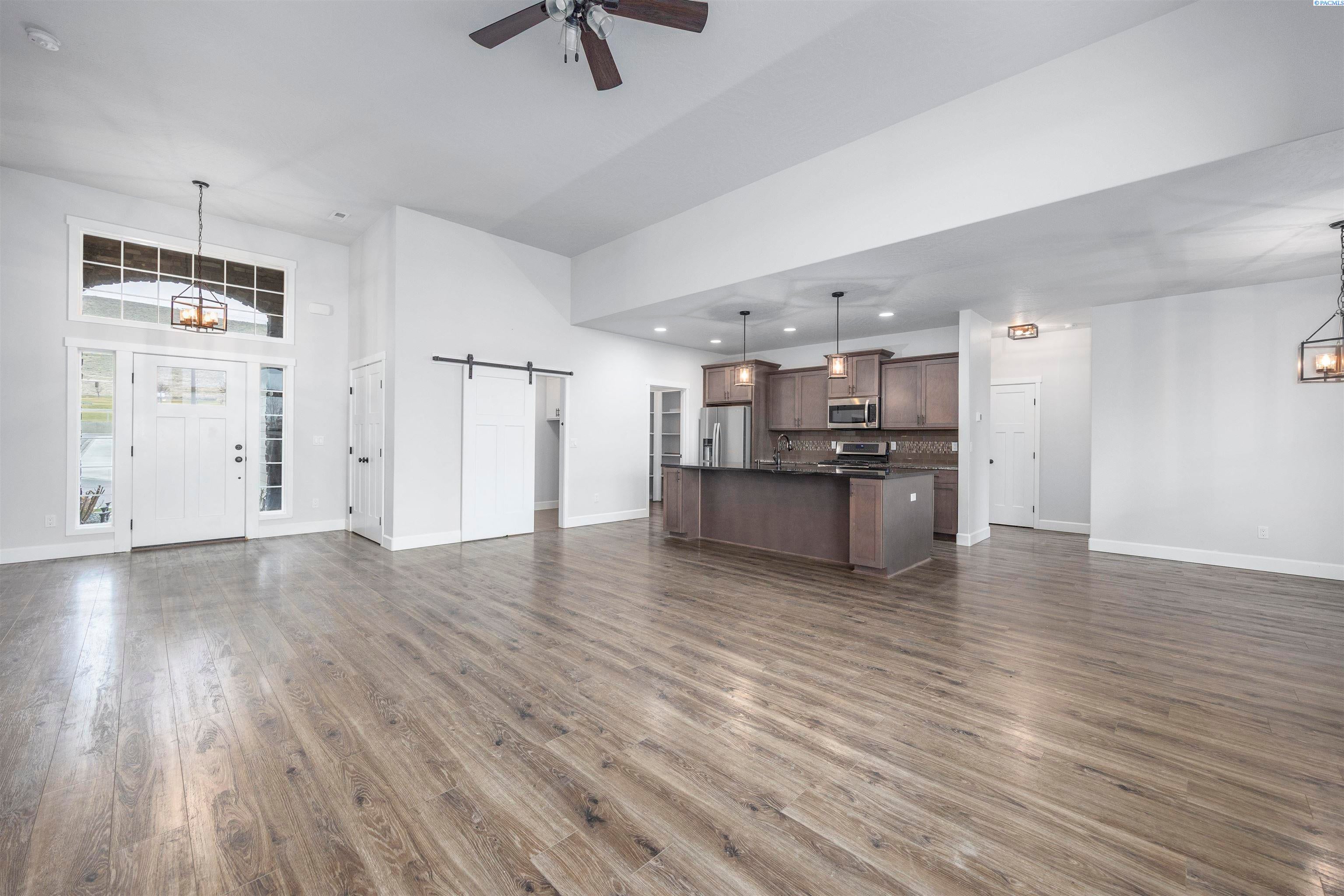 Kennewick, Washington, 99337, United States, 3 Bedrooms Bedrooms, ,1 BathroomBathrooms,Residential,For Sale,2012614