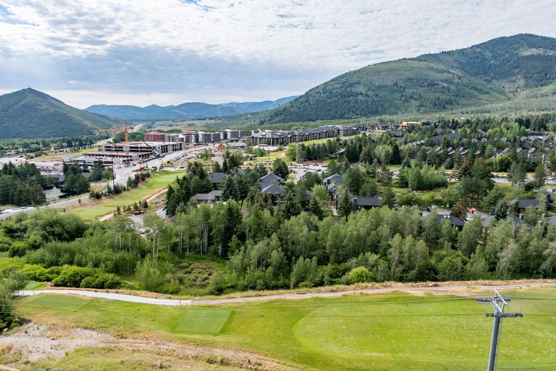  Ground Level Unit, Walk to Ski Lifts - 物件實景