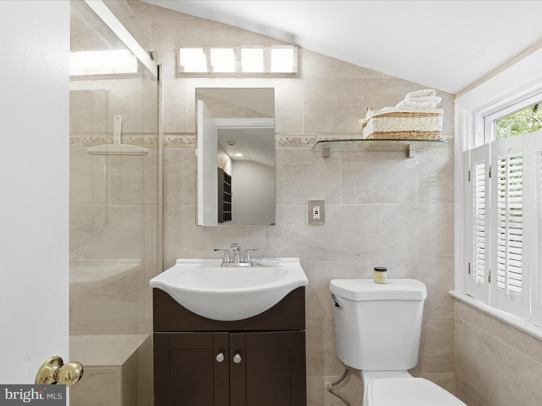 Silver Spring, Maryland, 20902, United States, 3 Bedrooms Bedrooms, ,3 BathroomsBathrooms,Residential,For Sale,2009979