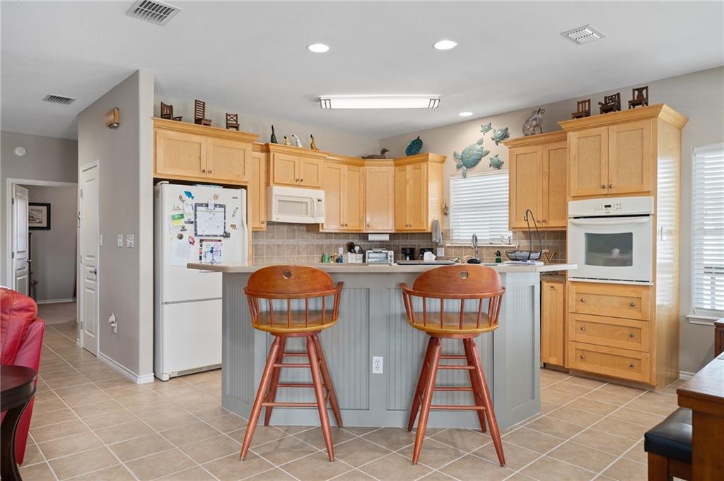 Rockport, Texas, 78382, United States, 3 Bedrooms Bedrooms, ,3 BathroomsBathrooms,Residential,For Sale,1848345