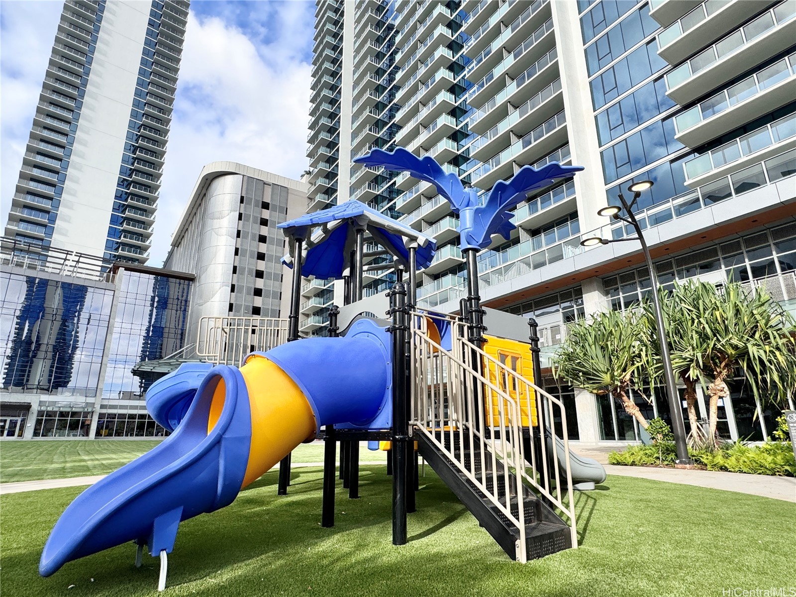 Honolulu, Hawaii, 96814, United States, 1 Bedroom Bedrooms, ,1 BathroomBathrooms,Residential,For Sale,1992137