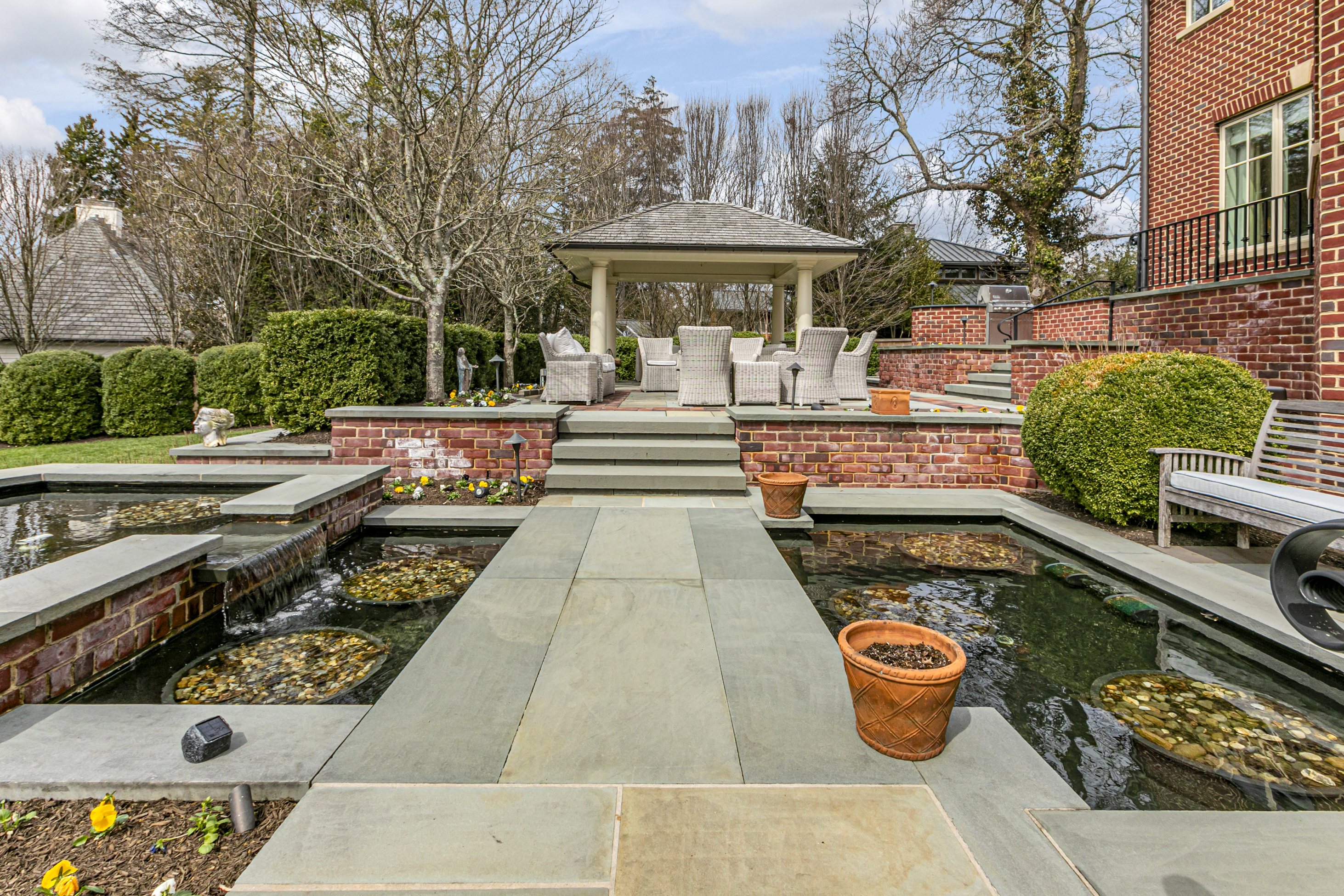  Estate-Style Living in the Western Section - 物件實景