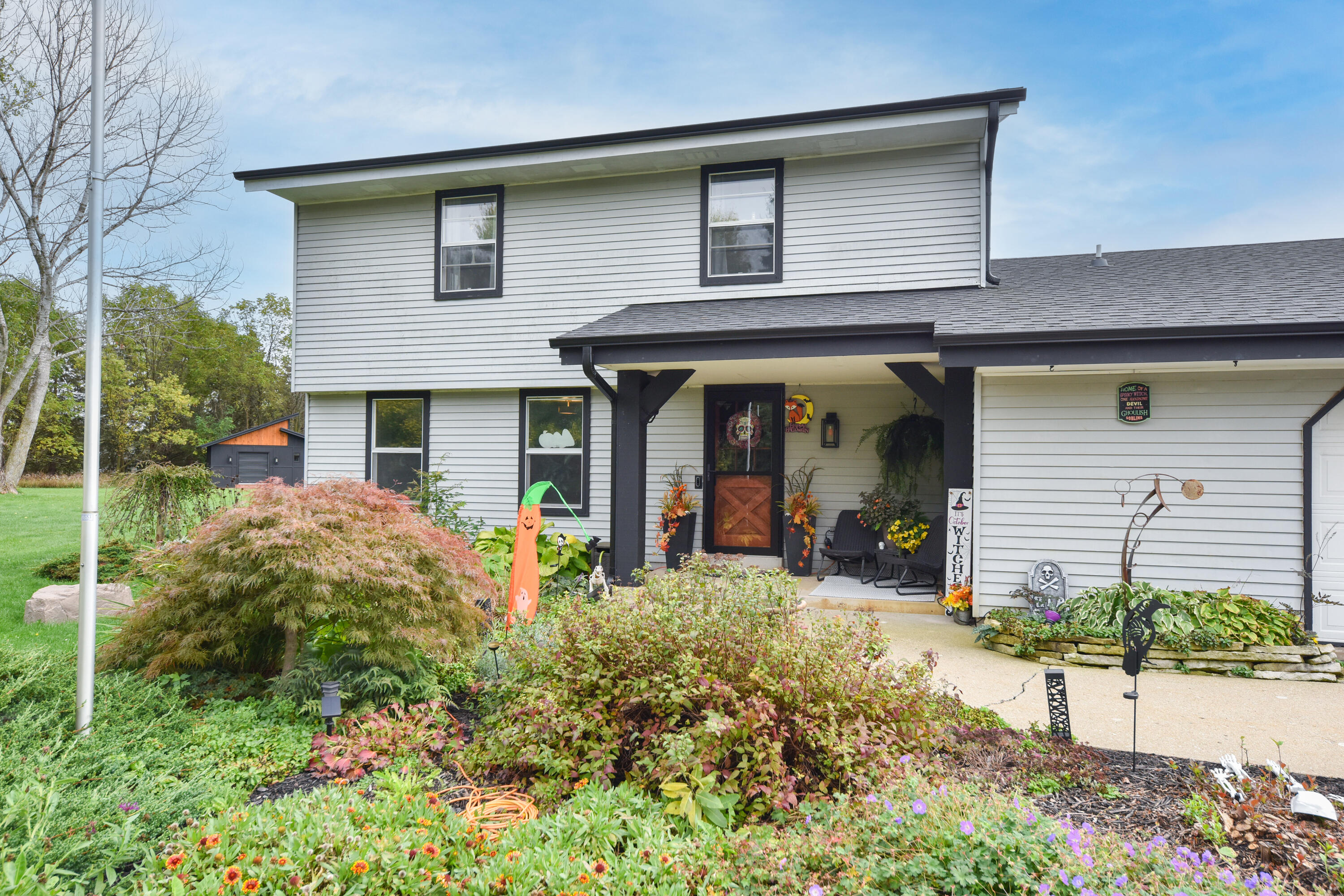 Merton, Wisconsin, 53066, United States, 4 Bedrooms Bedrooms, ,3 BathroomsBathrooms,Residential,For Sale,1987877