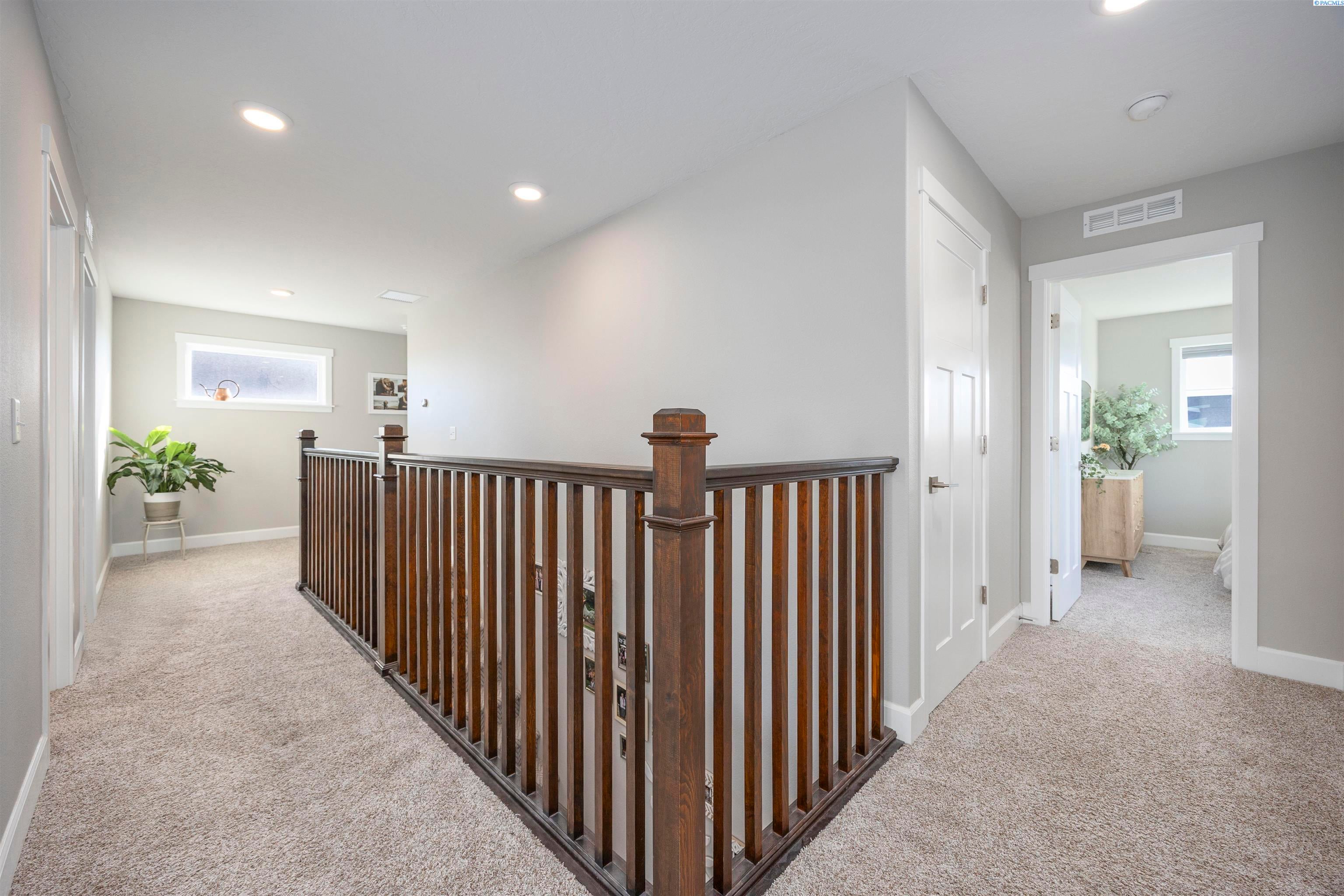 Pasco, Washington, 99301, United States, 3 Bedrooms Bedrooms, ,3 BathroomsBathrooms,Residential,For Sale,1977016