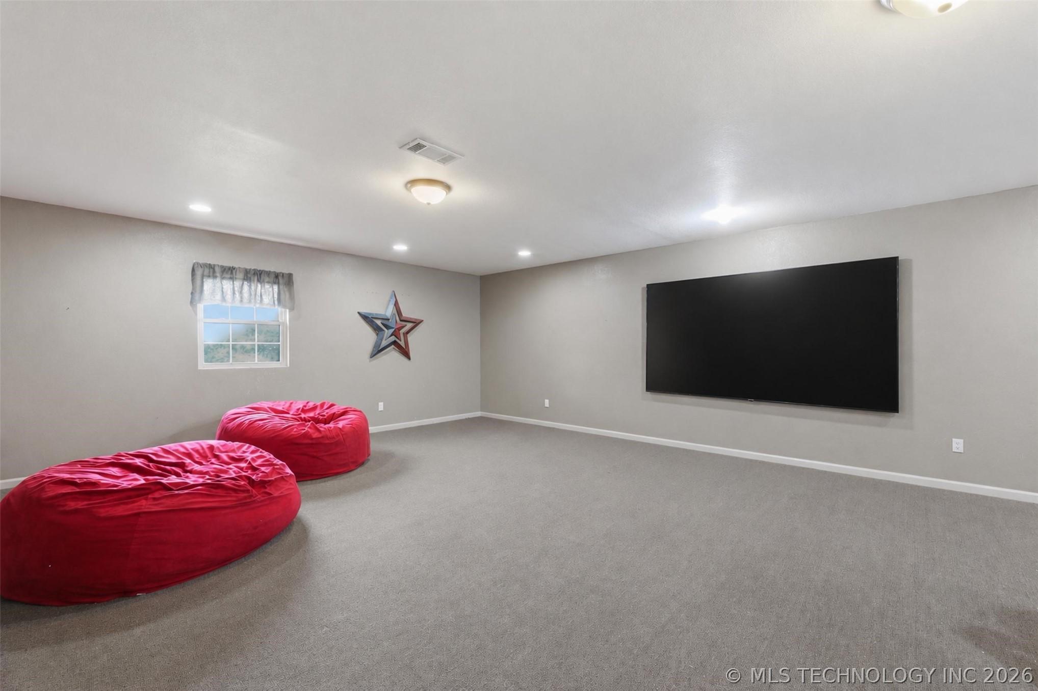 Muldrow, Oklahoma, 74948, United States, 5 Bedrooms Bedrooms, ,3 BathroomsBathrooms,Residential,For Sale,2040706