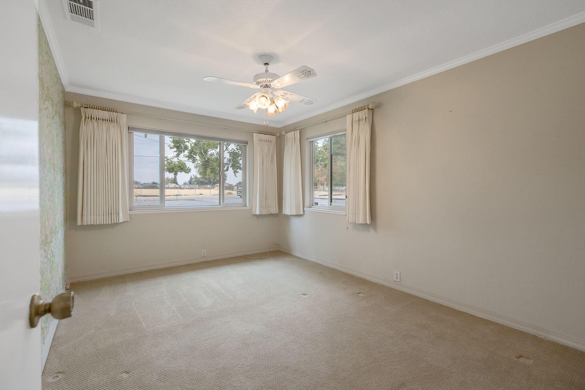 Fresno, California, 93722, United States, 3 Bedrooms Bedrooms, ,2 BathroomsBathrooms,Residential,For Sale,1984127