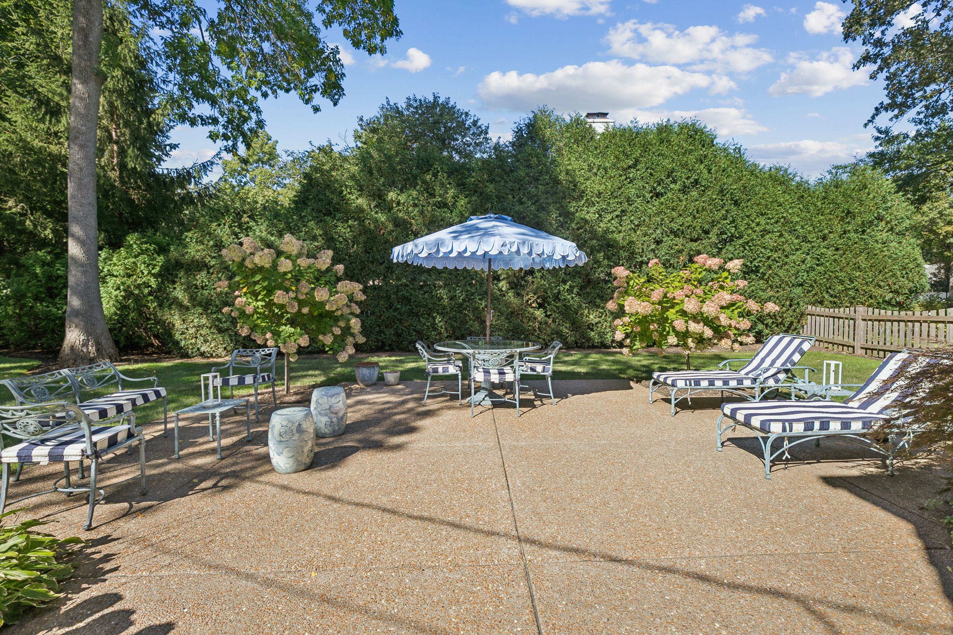  A Whispering Oaks Colonial, Completely Renovated and Ready to Enjoy - 物件實景