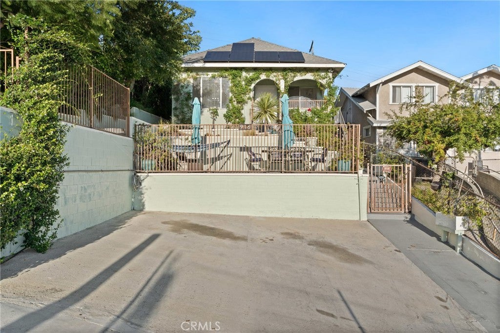 Los Angeles, California, 90063, United States, 3 Bedrooms Bedrooms, ,3 BathroomsBathrooms,Residential,For Sale,1938120