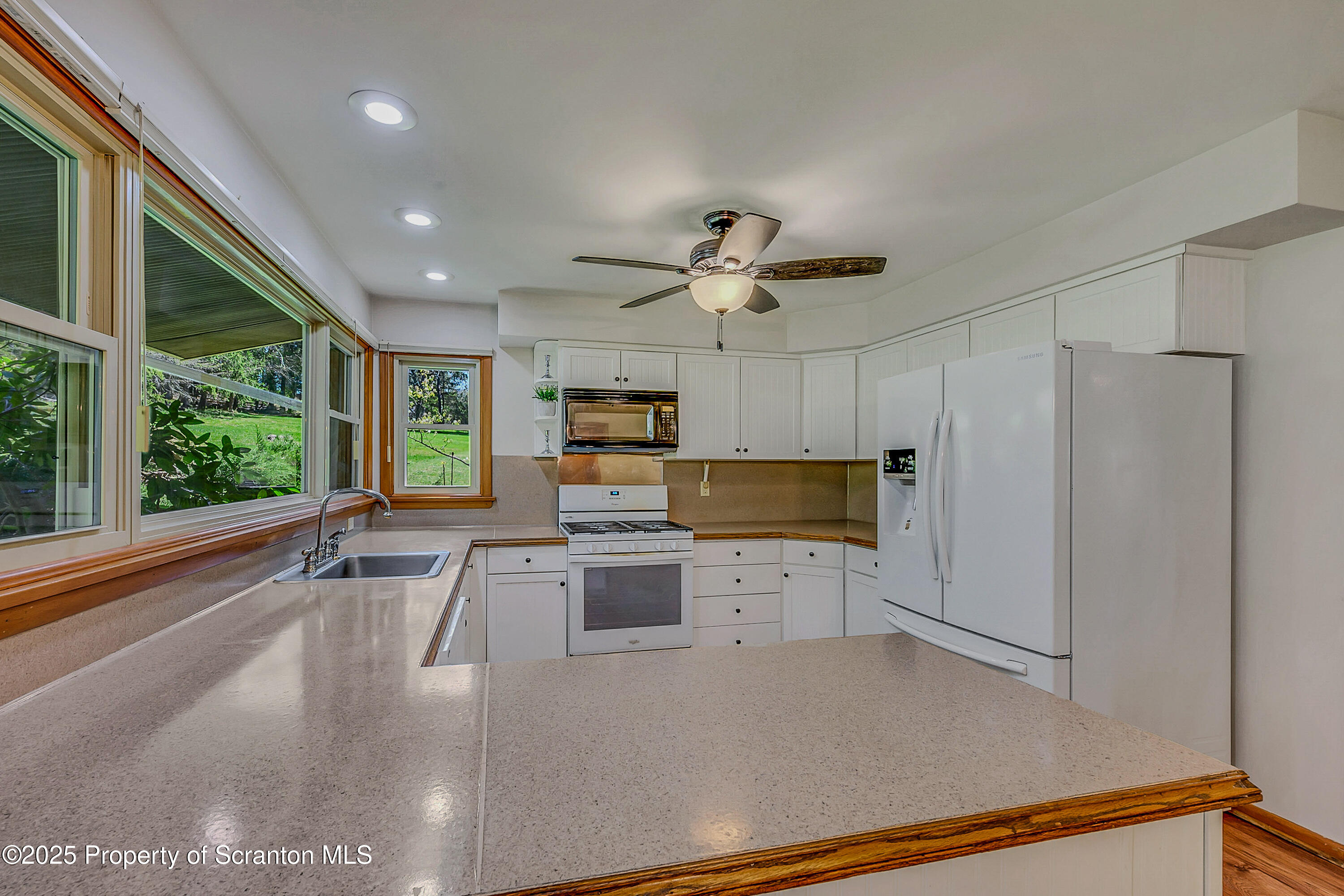 Clarks Summit, Pennsylvania, 18411, United States, 5 Bedrooms Bedrooms, ,4 BathroomsBathrooms,Residential,For Sale,1971485