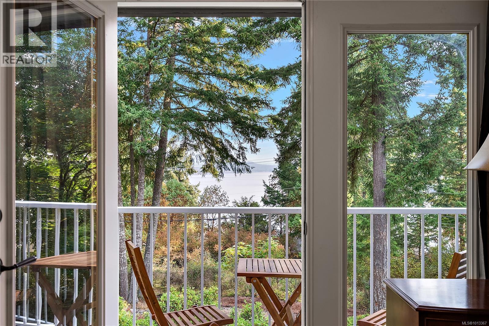 NORTH SAANICH, British Columbia, V8L 5L5, CA, 5 Bedrooms Bedrooms, ,4 BathroomsBathrooms,Residential,For Sale,1946996