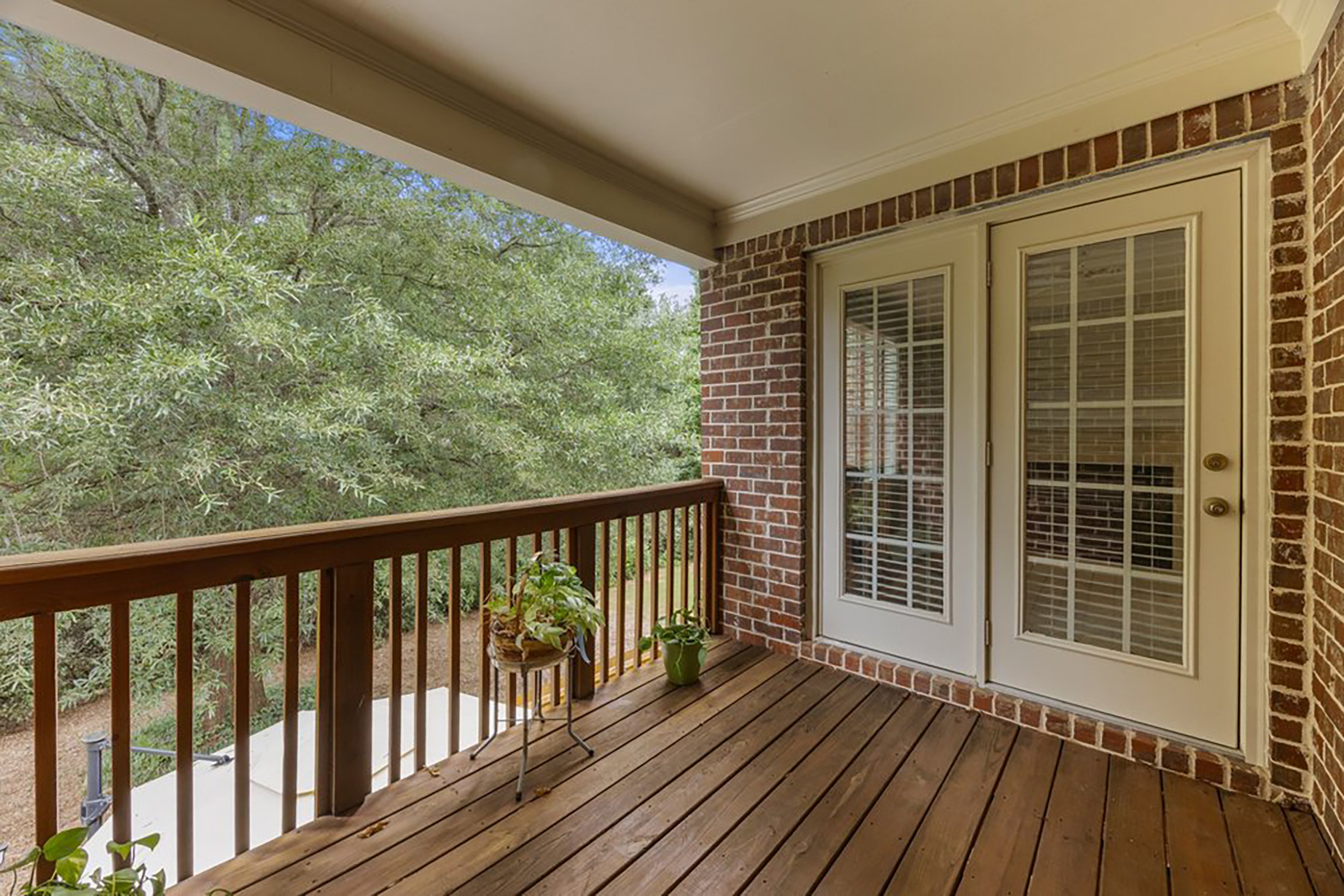  Turnkey Living in Gated Townhome Community - 物件實景