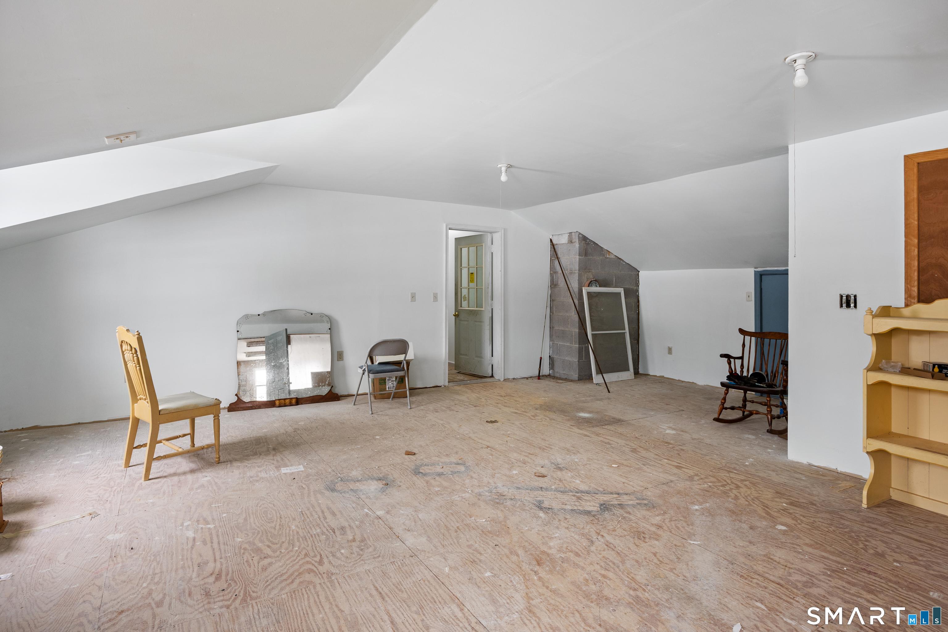 Southington, Connecticut, 06489, United States, 5 Bedrooms Bedrooms, ,3 BathroomsBathrooms,Residential,For Sale,2007439