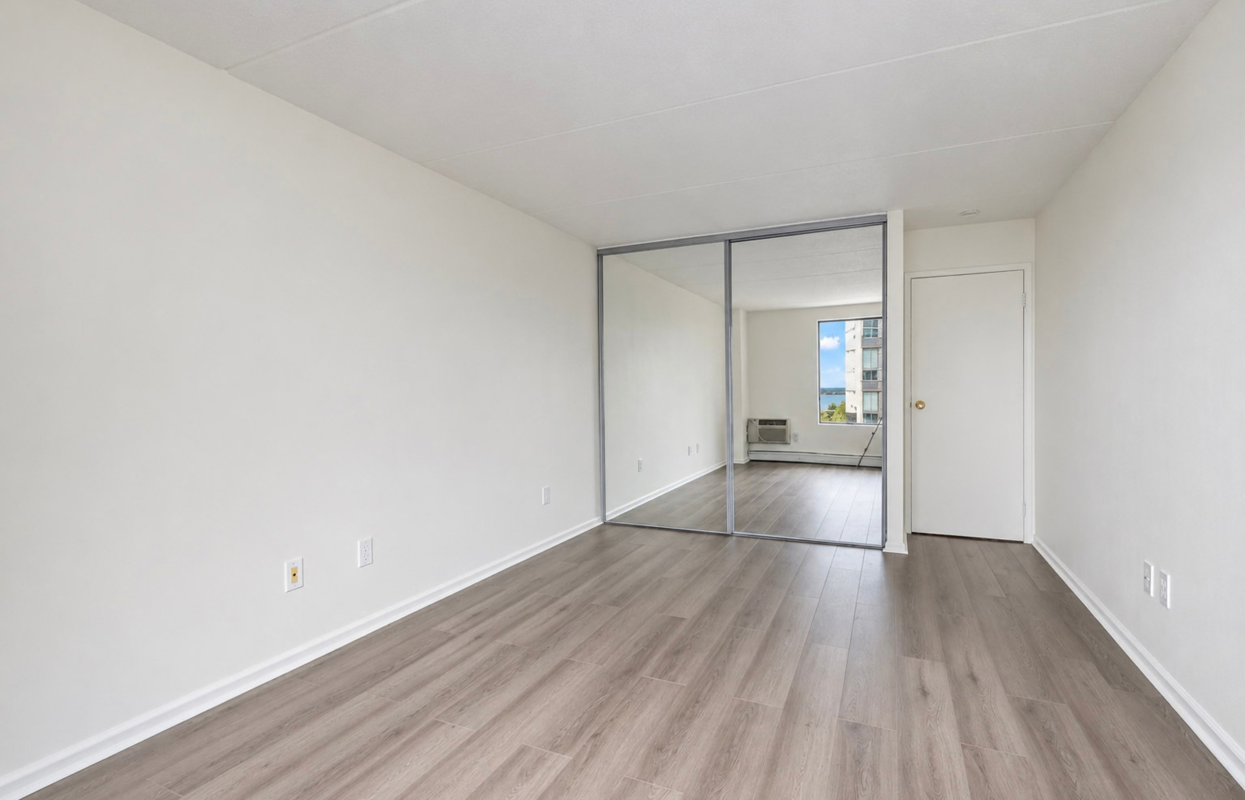  1155 Warburton Avenue - 物件實景