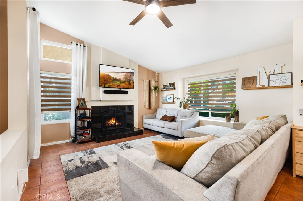 Murrieta, California, 92562, United States, 3 Bedrooms Bedrooms, ,2 BathroomsBathrooms,Residential,For Sale,1921619