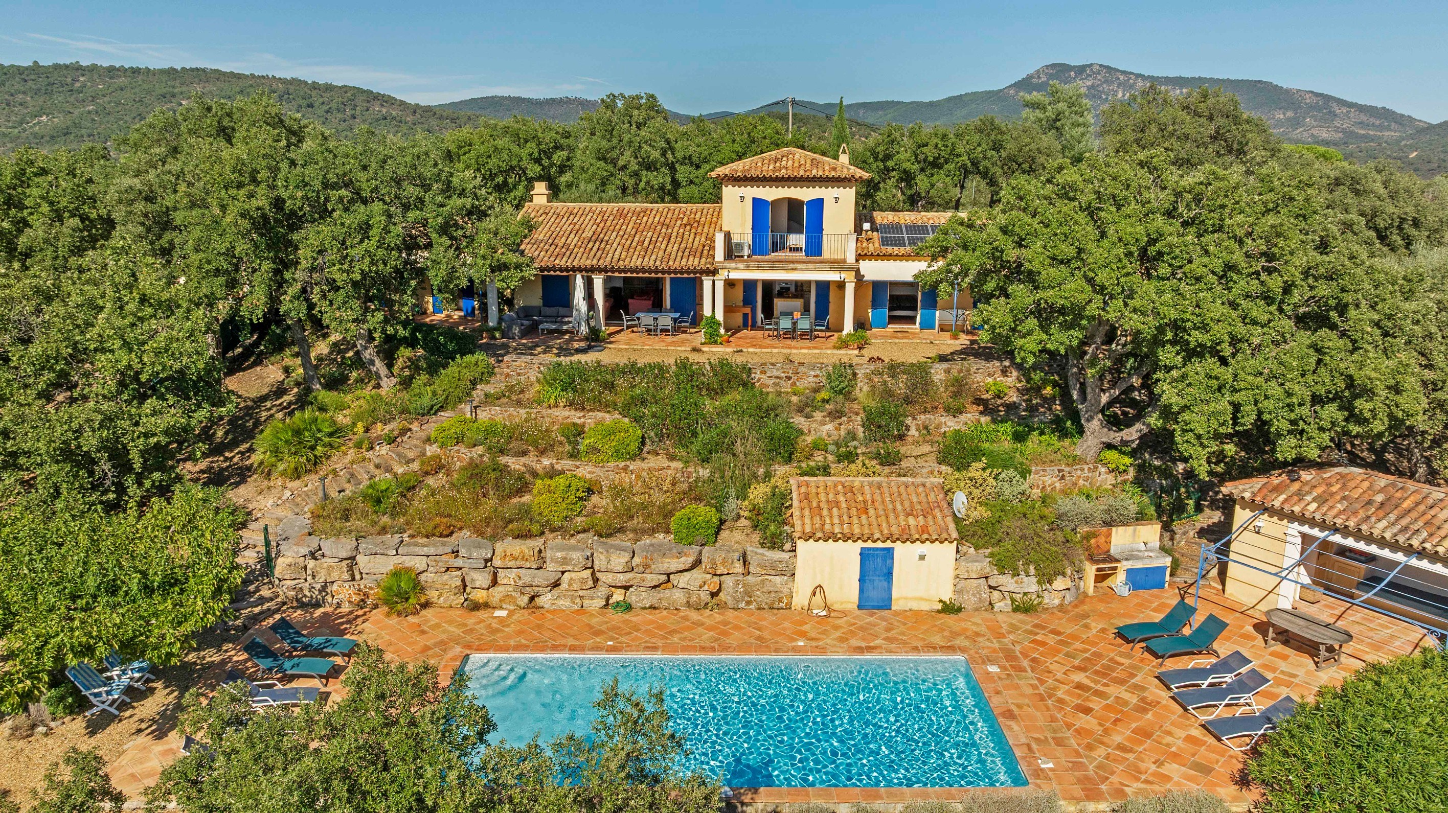 Luxury provençal property for sale near Sainte-Maxime and Saint-Tropez - 物件實景