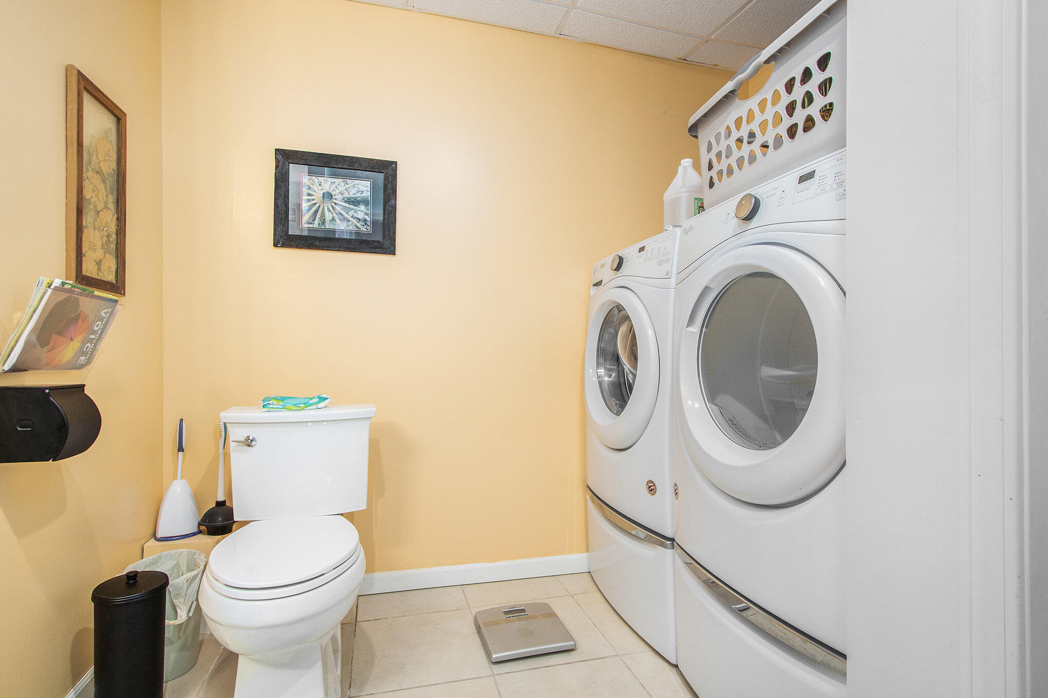 Edwardsburg, Michigan, 49112, United States, 6 Bedrooms Bedrooms, ,4 BathroomsBathrooms,Residential,For Sale,1940260