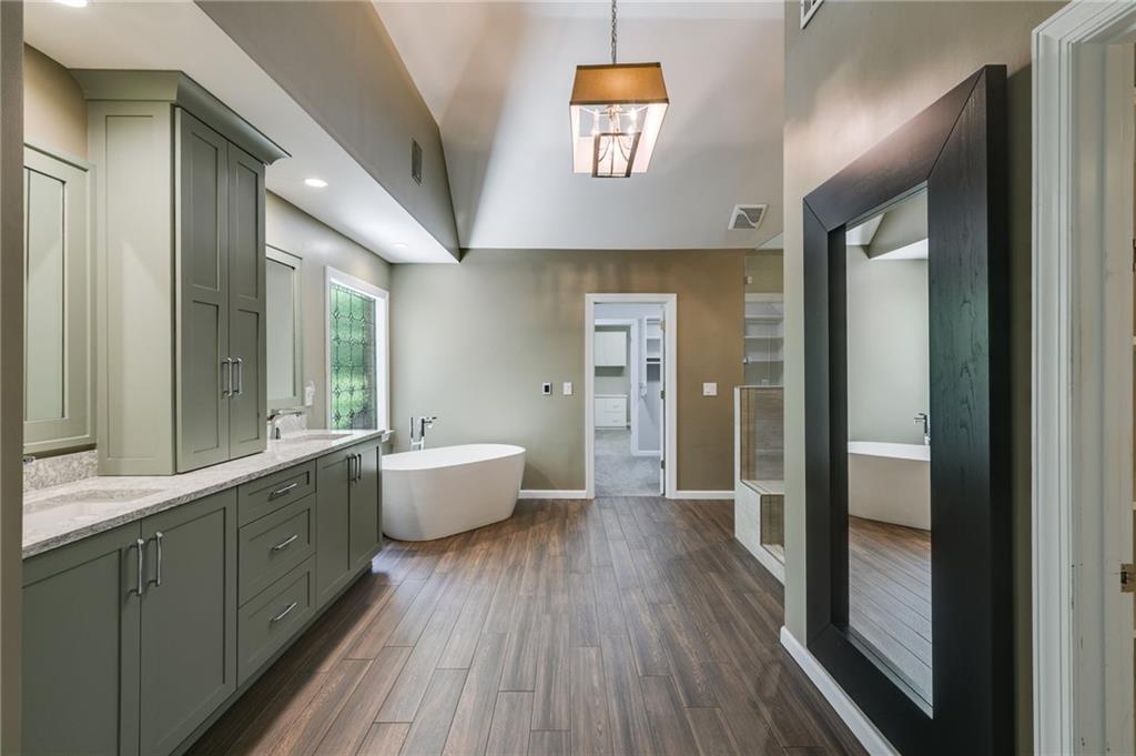 Atlanta, Georgia, 30350, United States, 6 Bedrooms Bedrooms, ,5 BathroomsBathrooms,Residential,For Sale,1900551