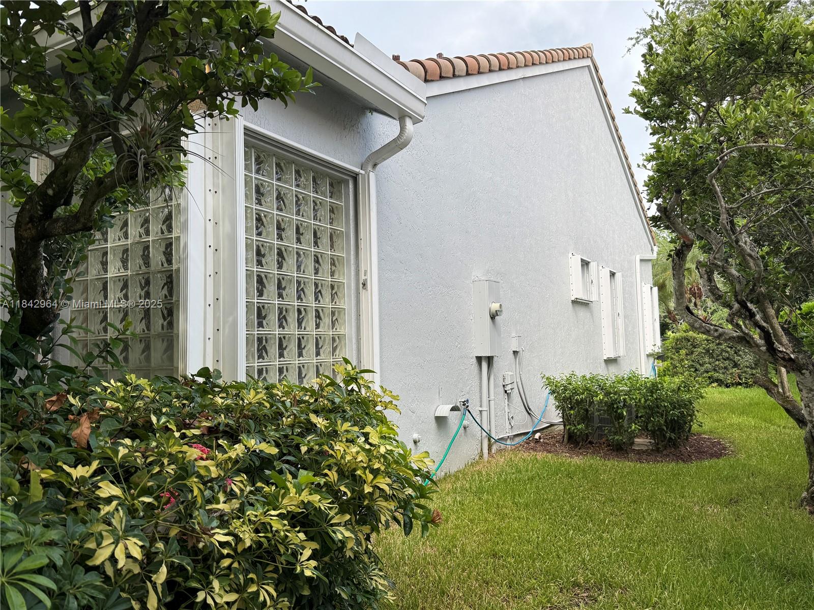 Weston, Florida, 33326, United States, 5 Bedrooms Bedrooms, ,4 BathroomsBathrooms,Residential,For Sale,1987523