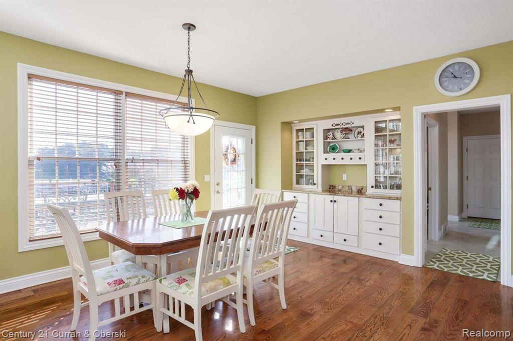 Jackson, Michigan, 49201, United States, 4 Bedrooms Bedrooms, ,3 BathroomsBathrooms,Residential,For Sale,1980498