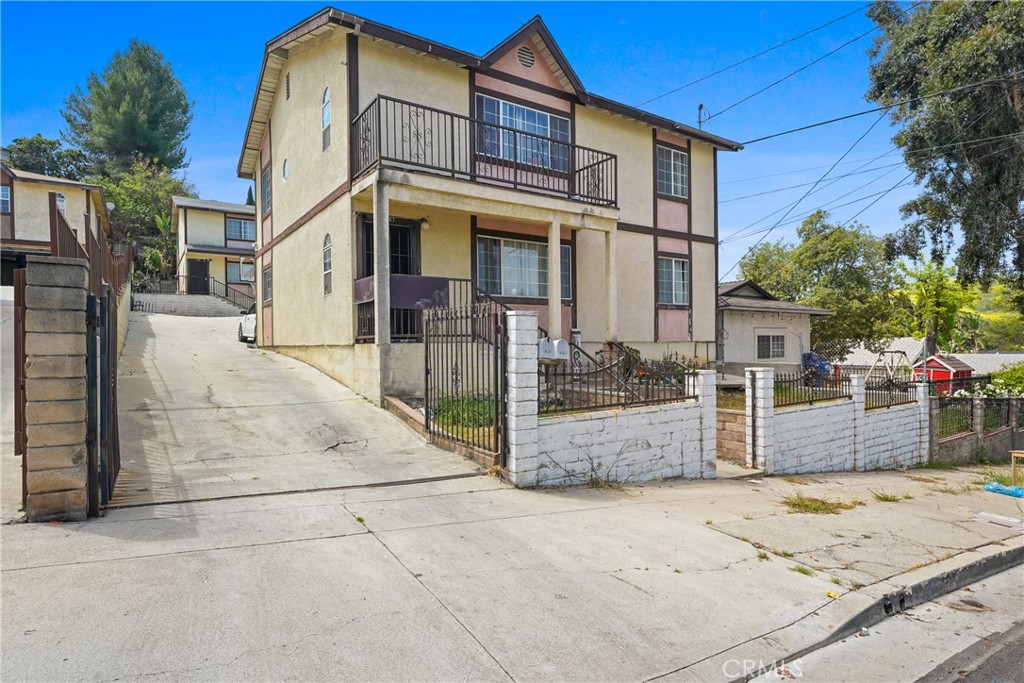 Los Angeles, California, 90032, United States, ,Residential,For Sale,1810612