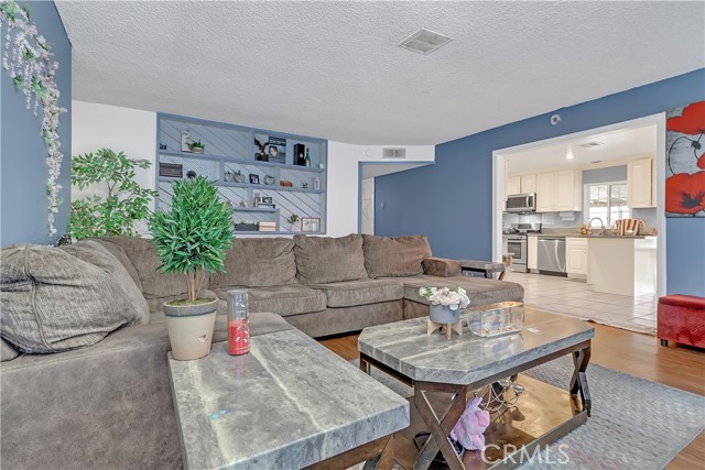Moreno Valley, California, 92553, United States, 4 Bedrooms Bedrooms, ,1 BathroomBathrooms,Residential,For Sale,1937322