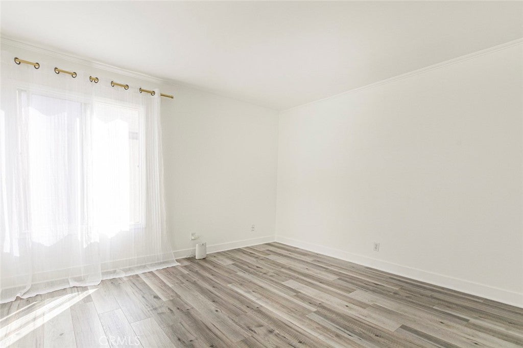 Van Nuys, California, 91411, United States, 2 Bedrooms Bedrooms, ,2 BathroomsBathrooms,Residential,For Sale,1954543