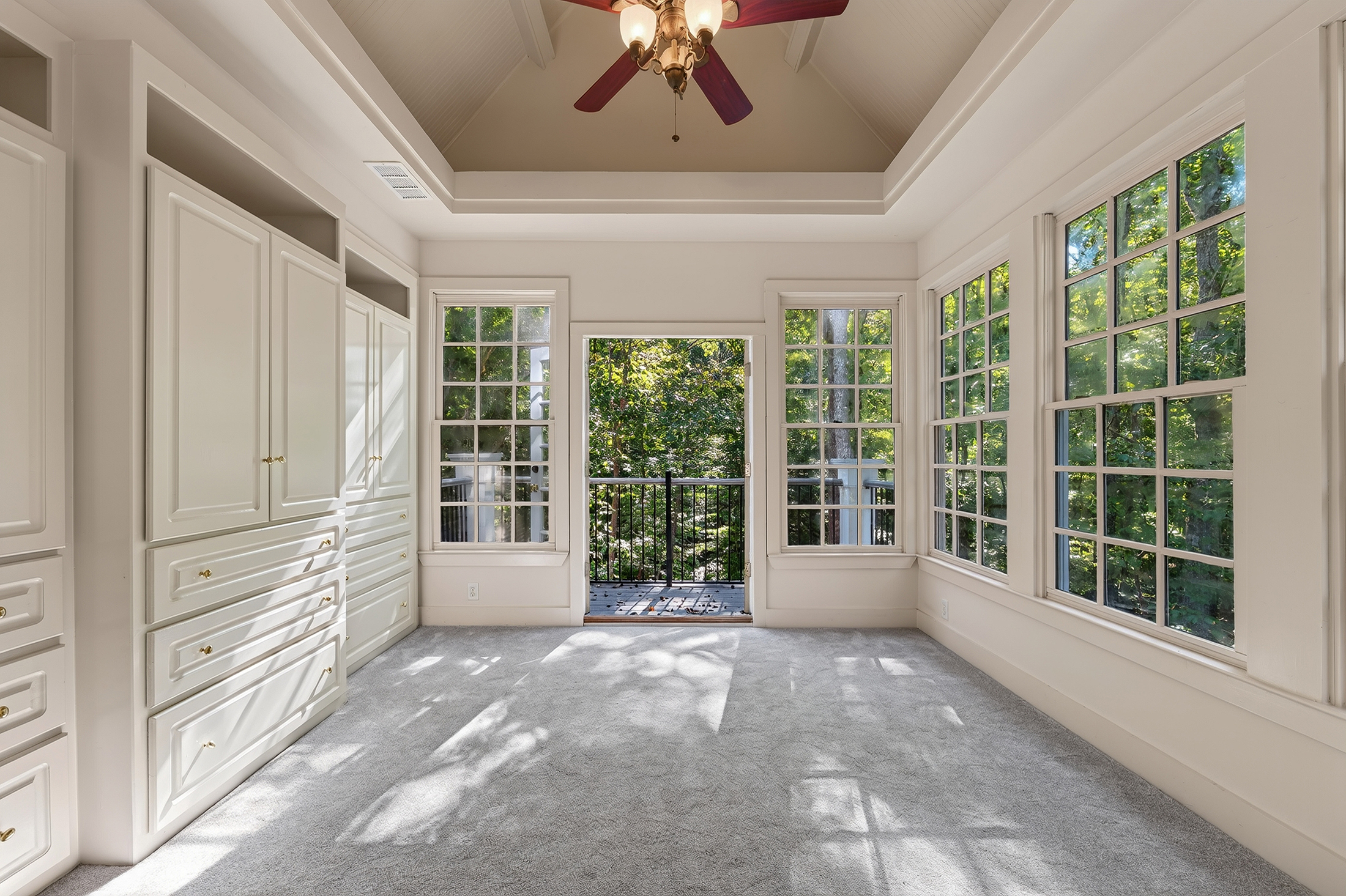  Timeless Colonial Elegance on Two Private Wooded Acres in Litchfield Hundred - 物件實景