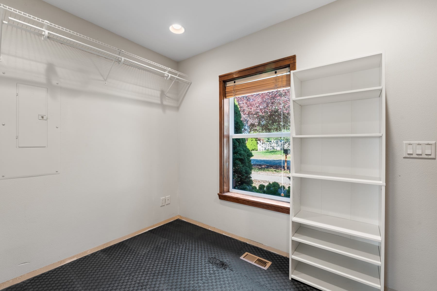  103 W HUMPHREY ST Yacolt, WA 98675 - 物件實景