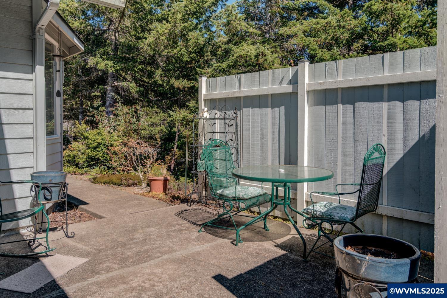Florence, Oregon, 97439, United States, 3 Bedrooms Bedrooms, ,3 BathroomsBathrooms,Residential,For Sale,1942311