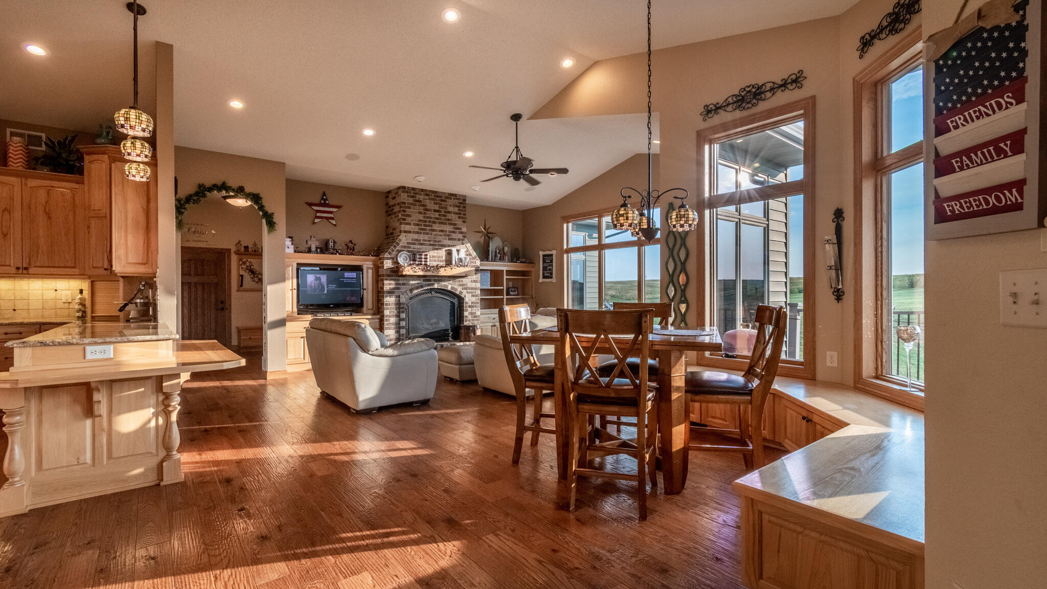 Beulah, North Dakota, 58523, United States, 4 Bedrooms Bedrooms, ,3 BathroomsBathrooms,Residential,For Sale,1780571