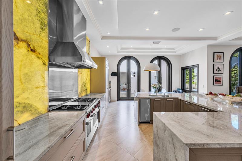 Miami, Florida, 33143, United States, 8 Bedrooms Bedrooms, ,10 BathroomsBathrooms,Residential,For Sale,1989350