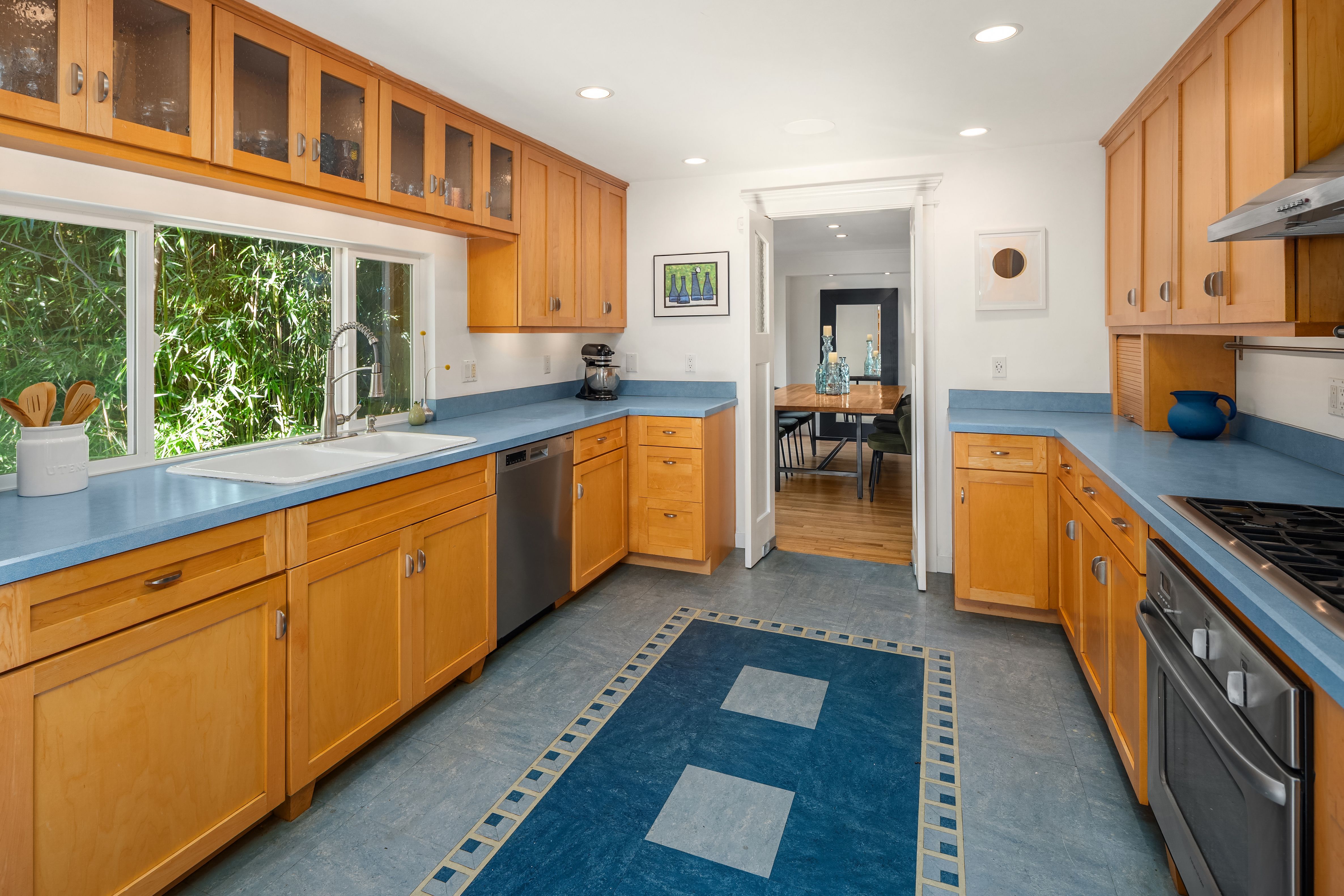  5414 SW Beach Drive Terr, Seattle, WA 98116 - 物件實景