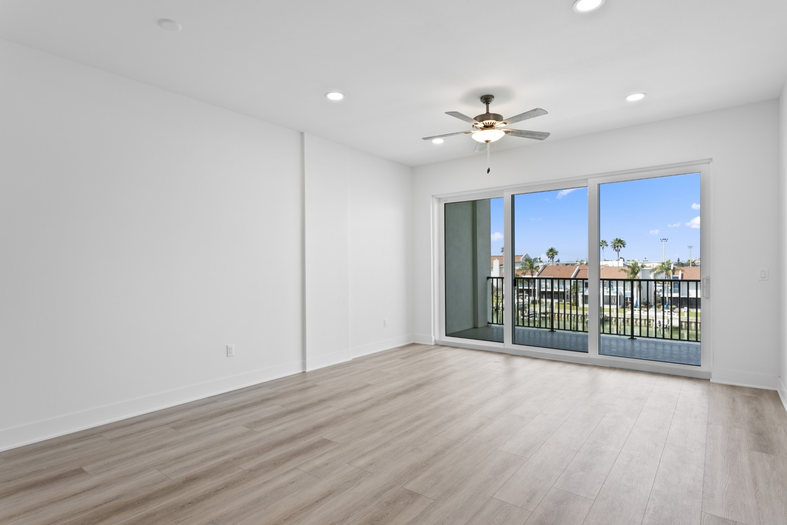 Madeira Beach, Florida, 33708, United States, 3 Bedrooms Bedrooms, ,3 BathroomsBathrooms,Residential,For Sale,1854294