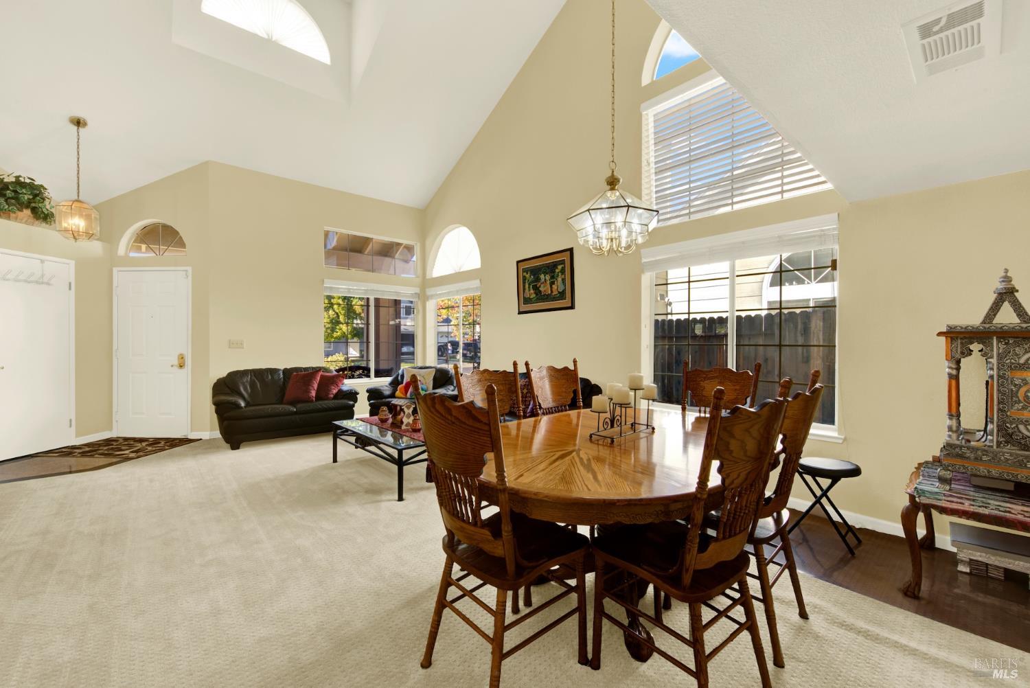 Dixon, California, 95620, United States, 4 Bedrooms Bedrooms, ,3 BathroomsBathrooms,Residential,For Sale,1987907