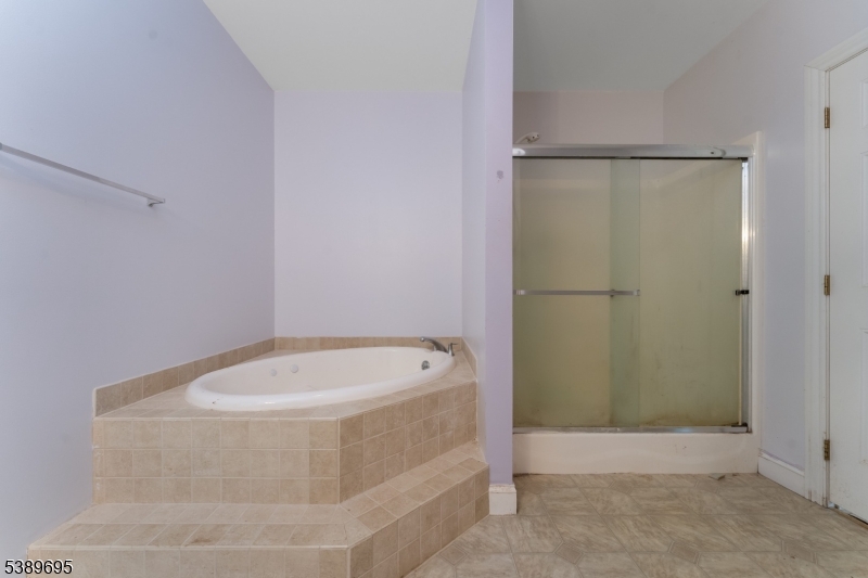 Lebanon Twp., New Jersey, 08826, United States, 3 Bedrooms Bedrooms, ,2 BathroomsBathrooms,Residential,For Sale,1960798