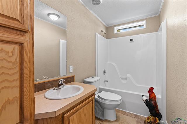 Henderson, Texas, 75652, United States, 3 Bedrooms Bedrooms, ,2 BathroomsBathrooms,Residential,For Sale,1958802