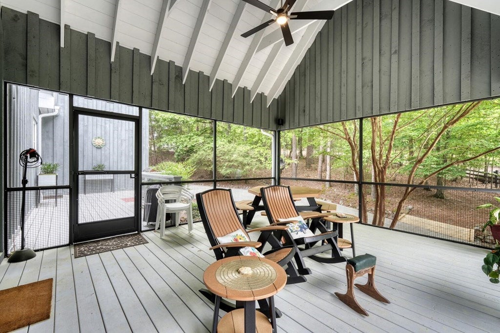 Blairsville, Georgia, 30512, United States, 5 Bedrooms Bedrooms, ,6 BathroomsBathrooms,Residential,For Sale,1901332
