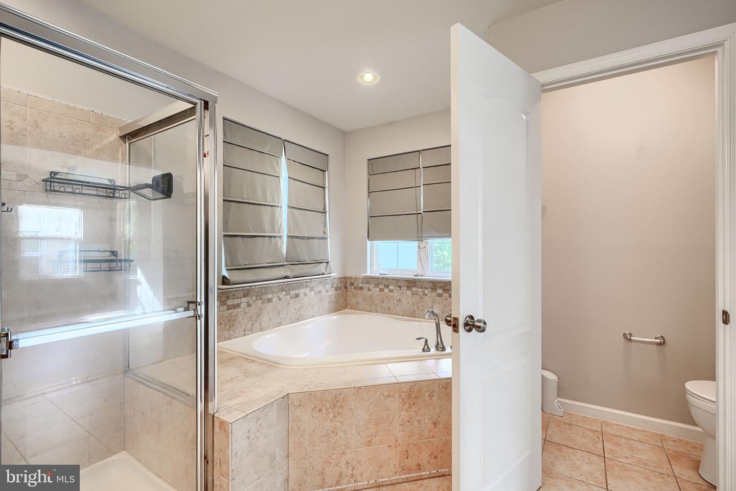 Glen Burnie, Maryland, 21060, United States, 4 Bedrooms Bedrooms, ,4 BathroomsBathrooms,Residential,For Sale,1983515