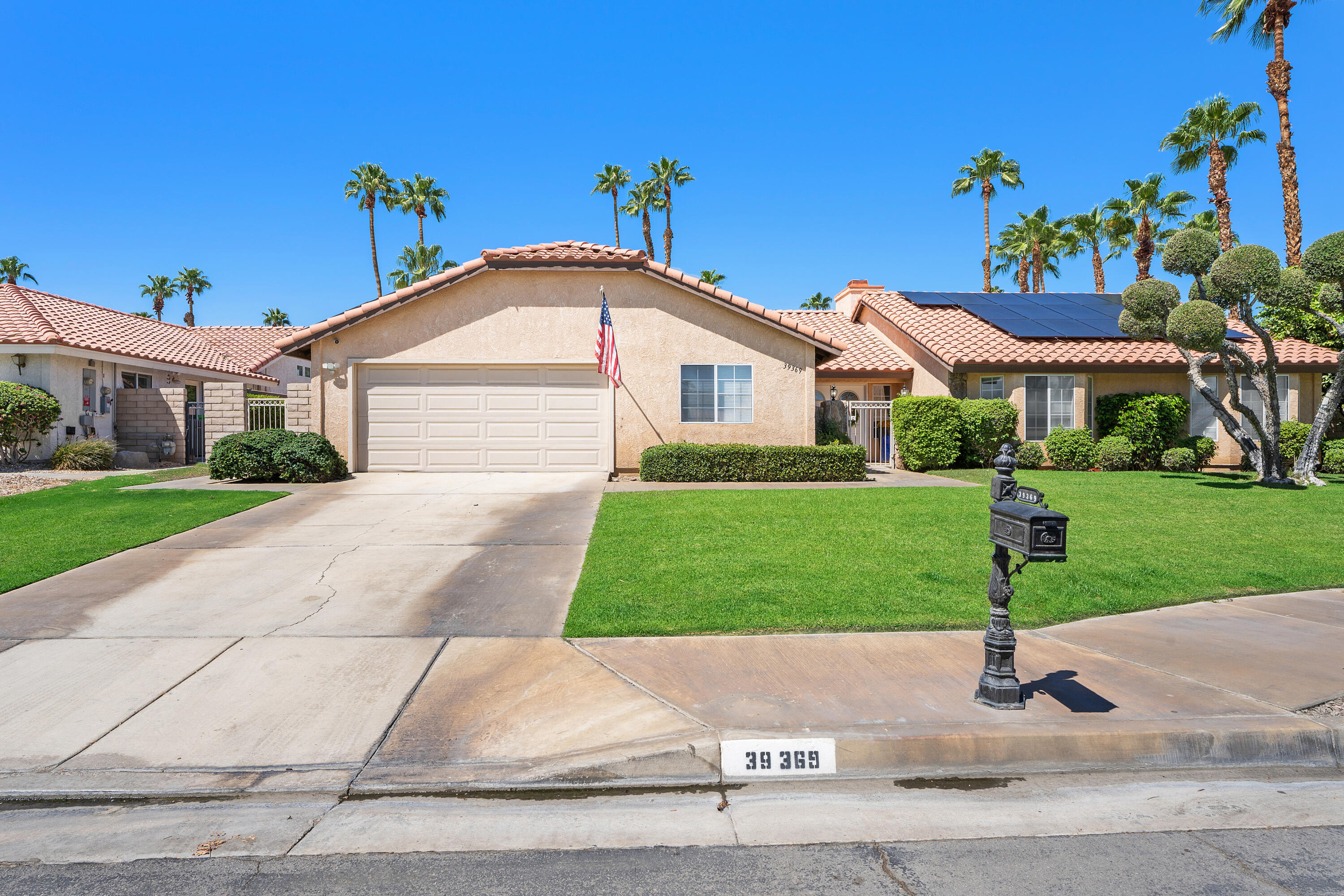 Palm Desert, California, 92211, United States, 4 Bedrooms Bedrooms, ,3 BathroomsBathrooms,Residential,For Sale,1938819