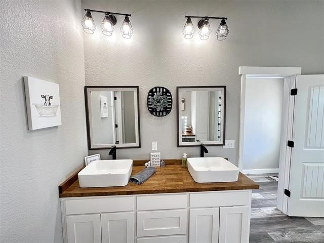 Tahlequah, Oklahoma, 74464, United States, 6 Bedrooms Bedrooms, ,4 BathroomsBathrooms,Residential,For Sale,1982576