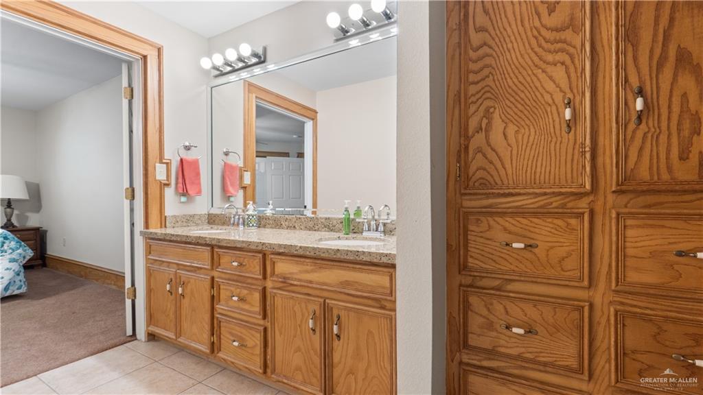 Edinburg, Texas, 78539, United States, 5 Bedrooms Bedrooms, ,5 BathroomsBathrooms,Residential,For Sale,2002025