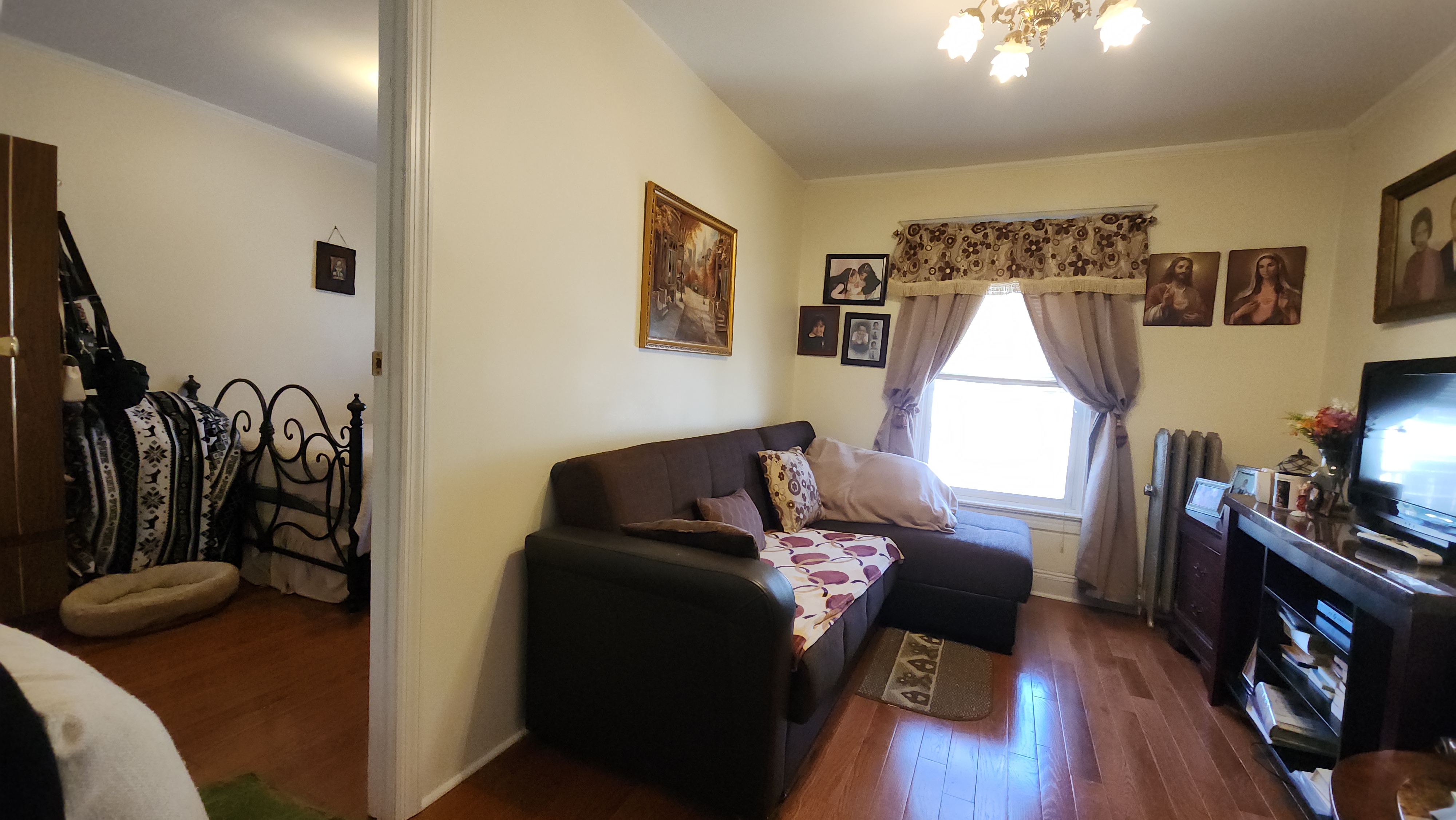 Elmhurst, New York, 11373, United States, 10 Bedrooms Bedrooms, ,3 BathroomsBathrooms,Residential,For Sale,1895054